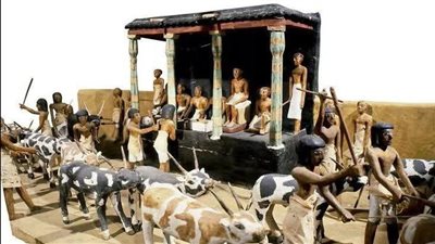 دراسة تحليلية لفكرة النماذج الخشبية (الماكيت) ضمن مكتشفات مقبرة مكت رع | صور