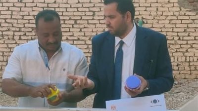 ضبط 550 عبوة كريم شعر مجهولة المصدر داخل مخزن غير مرخص في الأقصر