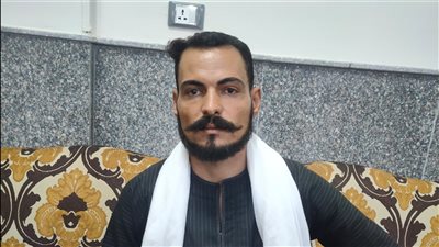 من عمق 18 مترا.. علي بطل انتشال جثمان ضحية انهيار بئر المنيا: أنبوبة الأكسجين فصلت وأنقذوني في آخر لحظة