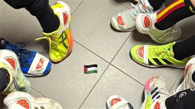 لاعبات منتخب إسبانيا لكرة اليد يوجّهن رسالة احتجاج صامتة خلال مواجهة إسرائيل