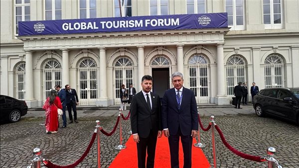 وزير السياحة 