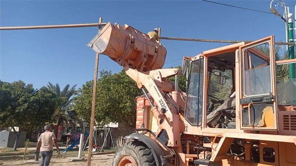 جانب من إزالة الدعاية