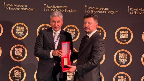 وزير السياحة 