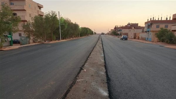 رصف طرق بالوادي الجديد