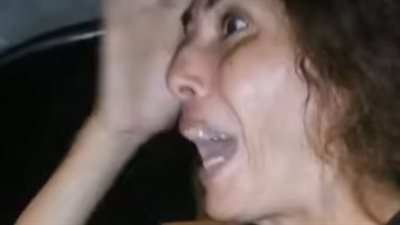 سحلوها في الشارع.. تفاصيل تعرض صحفية للضرب بسبب تدخلها لإنقاذ كلب من التعذيب بأكتوبر 