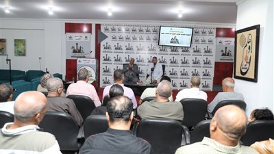 عبد الستار سليم رائد فن الواو يُعيد تراث الصعيد إلى الواجهة في معرض الأقصر للكتاب