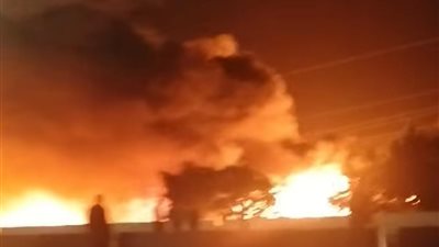 الدفع بـ 9 سيارات إطفاء للسيطرة على حريق مصنع أخشاب بالشرقية بجوار المعهد العالي للعلوم الإدارية