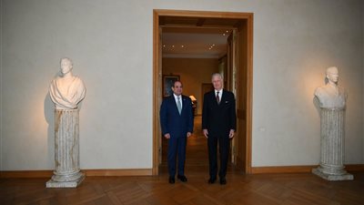 الرئيس السيسي يلتقي ملك بلجيكا بالقصر الملكي ببروكسل