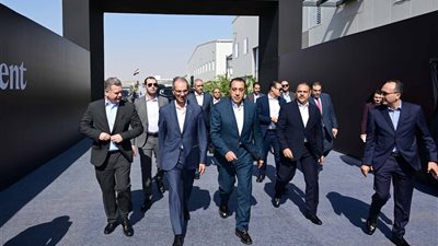 خطة استثمارية بـ50 مليون دولار.. مدبولي يفتتح مصنع أوبو في مصر لتصنيع الهواتف المحمولة 