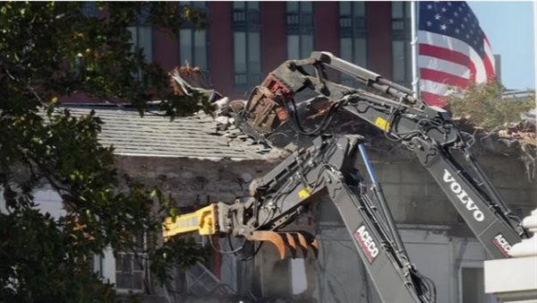 هدم اجزاء من البيت