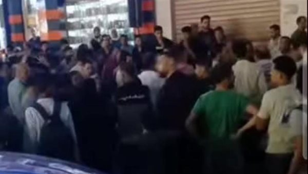 سقوط طفلين من أعلى