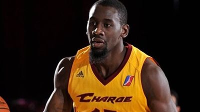 الأهلي يُنهي اتفاقه مع الأمريكي سير دومينيك لتدعيم فريق السلة.. ويُسوق كايل فيناليس خارجيًا