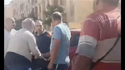 سائق توصيل أطفال يتعرض لاعتداء بصاعق كهربائي وكلب داخل كمبوند في أكتوبر: ضيعوا رزقي