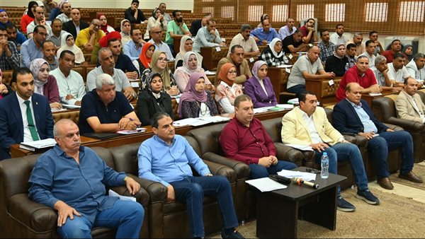 اجتماع محافظ البحيرة