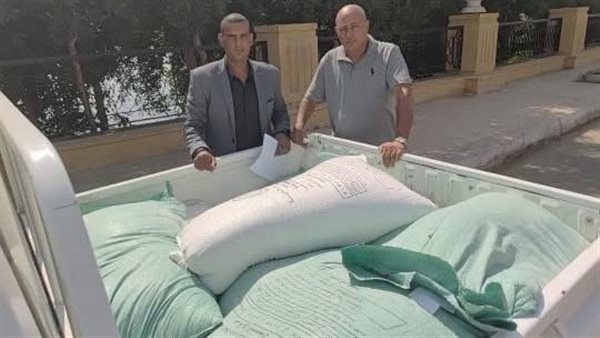 ضبط نصف طن دقيق بلدي