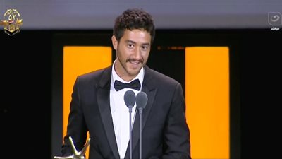 أول مصري يا جدعان.. أحمد مالك بعد حصوله على جائزة أفضل ممثل في الجونة السينمائي: فخور أني جزء من الصناعة