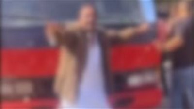 ضبط صاحب سيارة وسائق بعد مشادة بينهما بسبب سداد إيجارها