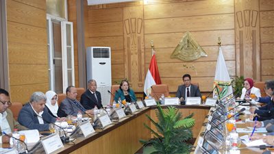 مجلس جامعة بنها يوافق على اعتماد برنامج الحلي والمجوهرات بالعبور