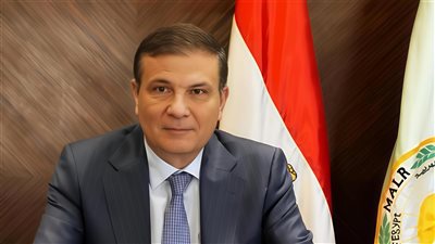 لتلاعبهم في الأسمدة المدعمة.. وزير الزراعة يحيل مسؤولي 4 جمعيات وموظفين عموميين للنيابة العامة في 4 محافظات