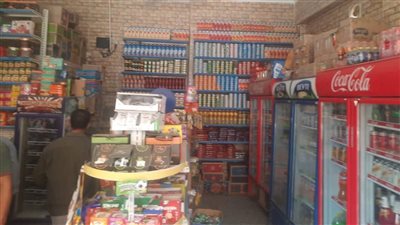 ضبط 303 علب سجائر مهربة و118 عبوة سلع منتهية الصلاحية في حملات تموينية مكثفة بالقليوبية