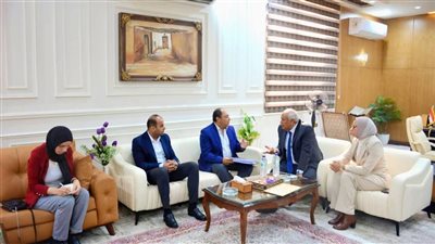 محافظ الوادي الجديد يلتقي رئيس هيئة تنمية الصعيد لبحث المشروعات التنموية المشتركة