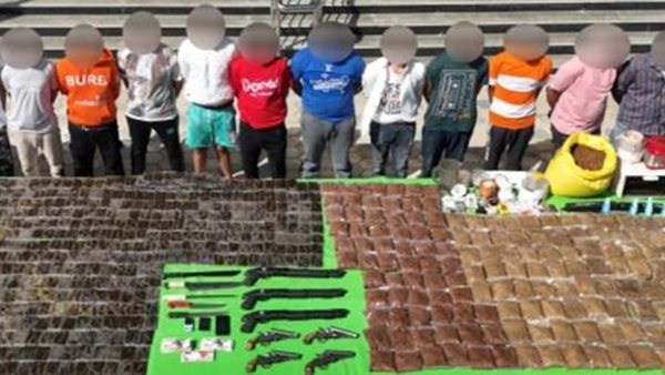 المتهمون والمضبوطات