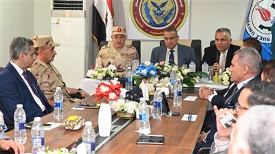 محافظ جنوب سيناء يشارك في اجتماع مجلس جامعة السويس بفرع أبو رديس