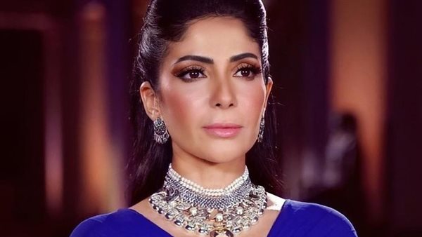 الفنانة منى زكي