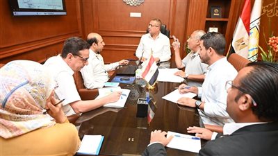 محافظ جنوب سيناء يناقش مقترحات لمواجهة ظاهرة التعديات على أراضي الدولة ومتابعة ملفات التقنين