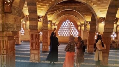 أوقاف جنوب سيناء تستقبل وفدا سياحيًّا من الهند بمسجد الصحابة بشرم الشيخ