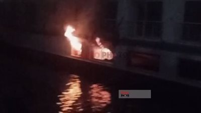 دون مصابين.. الدفع بـ6 سيارات إسعاف ولانشين لإنقاذ ركاب السفينة السياحية المشتعلة بالأقصر