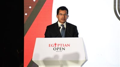 أشرف صبحي يطير خلال أيام إلى قطر لحضور افتتاح كأس العرب