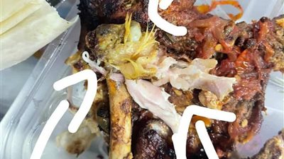 بعد شكوى مواطن.. ضبط 99 كيلو دجاج فاسد داخل مطعم شهير بمطروح