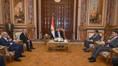 رئيس مجلس الشيوخ يستقبل وفدًا من مستشاري لجان فض المنازعات بوزارة العدل