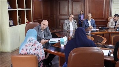 محافظ بني سويف يوجه بصرف مساعدات مالية وعينية لأرملة تعول 3 أبناء أحدهم من ذوي الهمم