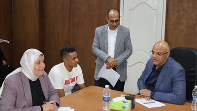 محافظ القليوبية يعقد اللقاء الأسبوعي بالمواطنين من مدن شبين القناطر والخصوص والخانكة لتلبية احتياجاتهم