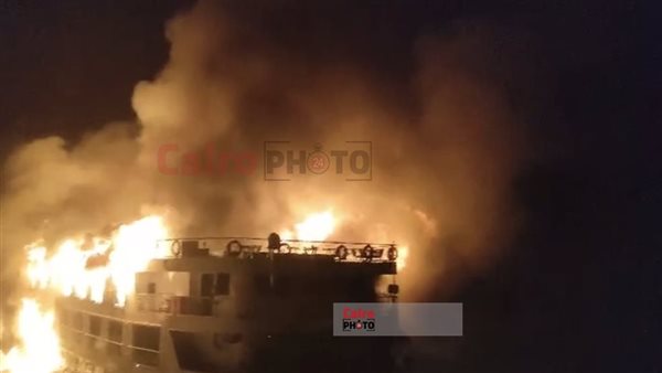 حريق سفينة سياحية