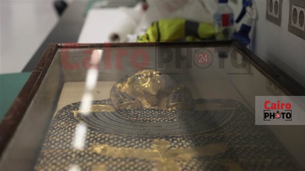 غطاء ذهبي لحاكم قديم