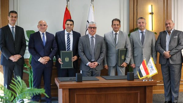 خلال التوقيع