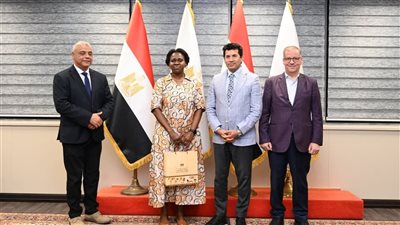 وزير الرياضة يلتقي مدير المكتب الإقليمي الإفريقي للوكالة الدولية لمكافحة المنشطات
