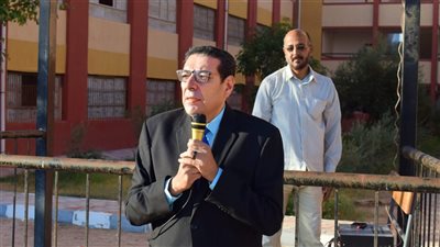 بمناسبة افتتاح المتحف المصري الكبير.. مدير التعليم بجنوب سيناء يلقي كلمة بإحدى مدارس المحافظة 