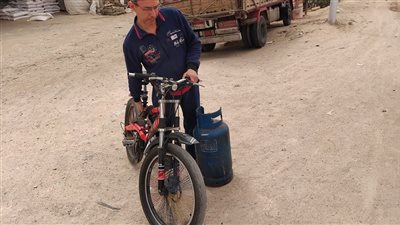 مفتشو التموين في السويس يتنكرون لضبط أسطوانات البوتاجاز المهربة بالسوق السوداء