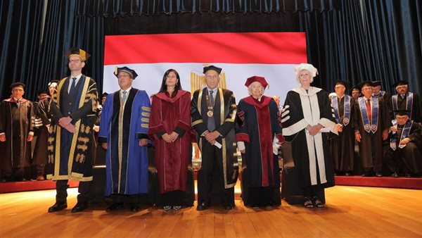 منح يسرية ساويرس