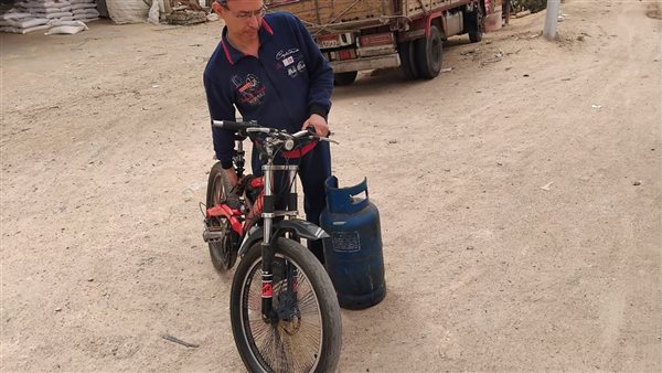 مسؤول بالتموين متنكر