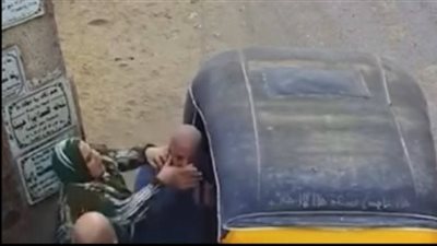 صفعوه بالقلم داخل المقابر.. القبض على رجل وزوجته اعتديا على مسن بالدقهلية 