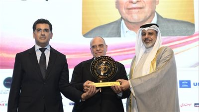 تكريم المنتج صادق الصبّاح في الملتقى الإعلامي العربي الـ21 ببيروت