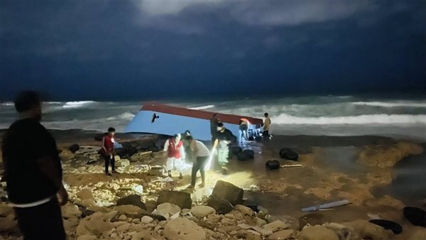 غرق قارب هجرة