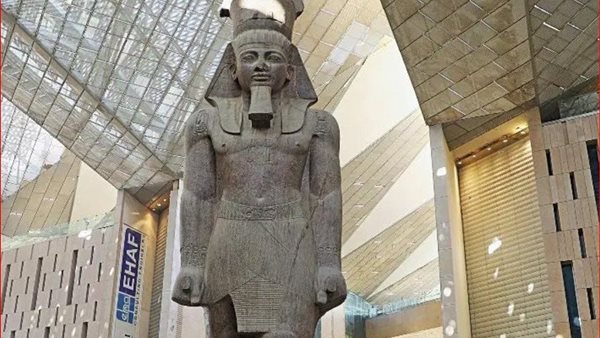 تمثال رمسيس الثاني