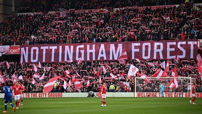 نادي نوتنجهام فورست يصدر بيانًا رسميًا بعد حادث الطعن الجماعي في أحد القطارات