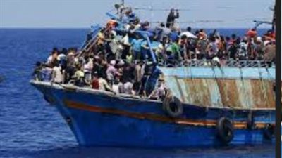 ضبط 19 مهاجرًا غير شرعي وتوقيف منسق عملية تهريب في بنغازي